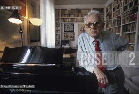 Rome, 1994. Italian composer Goffredo Petrassi in his home / Roma, 1994. Il compositore Goffredo Petrassi nella sua casa - ©Marcello Mencarini/Rosebud2