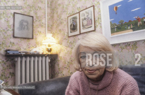 Milan, 1980. Italian writer and journalist Luciana Peverelli in her home / Milano, 1980. La scrittrice e giornalista Luciana Peverelli nella sua casa - ©Marcello Mencarini/Rosebud2