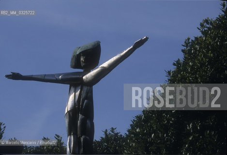 Scultura di Pietro Consagra nel Parco di Pinocchio a San Gennaro Collodi (Lucca) / A sculpture by Pietro Consagra in the Pinocchio Park in San Gennaro Collodi (Lucca) - ©Marcello Mencarini/Rosebud2