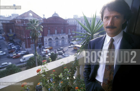 Bari, 1992. Theater manager Ferdinando Pinto in front of Teatro Petruzzelli directed by himself / Bari, 1992. Il manager teatrale Ferdinando Pinto davanti al Teatro Petruzzelli diretto da lui - ©Marcello Mencarini/Rosebud2