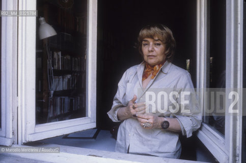 Rome, 1980. Literary critic, writer and Italian translator of the Beat Generation writers Fernanda Pivano in his home / Roma, 1980. La scrittrice, critica letteraria e traduttrice degli scrittori della Beat Generation Fernanda Pivano nella sua casa - ©Marcello Mencarini/Rosebud2