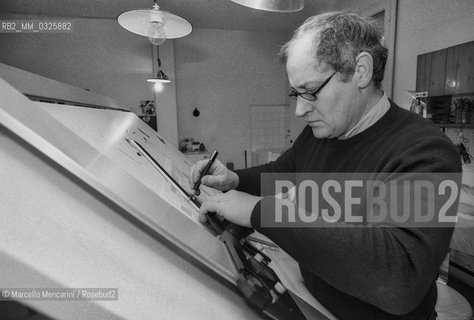 Milan, 1981. italian sculptor Giò Pomodoro in his studio / Milano, 1981. Lo scultore Giò pomodoro nel suo studio - ©Marcello Mencarini/Rosebud2