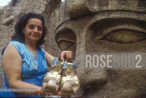 Rome, 1989. Italian shoes designer for cinema and theatre Laura Pompei / Roma, 1989. Laura Pompei, produttrice di calzature per il cinema e il teatro - ©Marcello Mencarini/Rosebud2