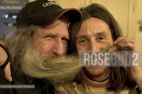 Italian singer-songwriter Giuseppe Povia and his friend Hans / Il cantante Giuseppe Povia e il suo amico Hans - ©Marcello Mencarini/Rosebud2