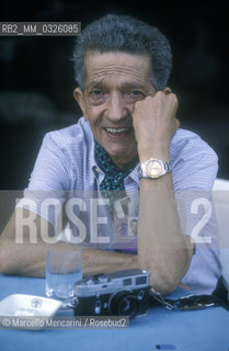 Venice Lido, Venice Film Festival 1988. Italian photographer Pierluigi Praturlon / Venice Lido, Venice Film Festival 1988. Il fotografo Pierluigi Praturlon - ©Marcello Mencarini/Rosebud2