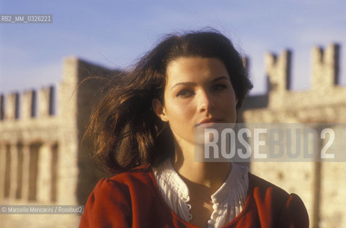 Rocca Borromeo in Angera (Varese), 1988. French actress Delphine Forest in the role of Lucia on the set of the Italian TV movie I Promessi Sposi (The Betrothed) directed by Salvatore Nocita  / Rocca Borromeo di Angera (Varese), 1988. Lattrice  Delphine Forest nella parte di Lucia sul set del film per la TV I promessi sposi diretto da Salvatore Nocita  - ©Marcello Mencarini/Rosebud2