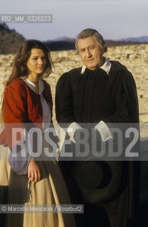 Rocca Borromeo in Angera (Varese), 1988. Actors Delphine Forest in the role of Lucia and Alberto Sordi in the role of Don Abbondio on the set of the Italian TV movie I Promessi Sposi (The Betrothed) directed by Salvatore Nocita  / Rocca Borromeo di Angera (Varese), 1988. Gli attori  Delphine Forest nella parte di Lucia e Alberto Sordi nella parte di Don Abbondio sul set del film per la TV I promessi sposi diretto da Salvatore Nocita  - ©Marcello Mencarini/Rosebud2