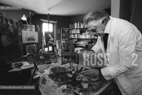 Rome, 1981. Italian painter Domenico Purificato in his studio / Roma, 1981. Il pittore Domenico Purificato nel suo studio - ©Marcello Mencarini/Rosebud2