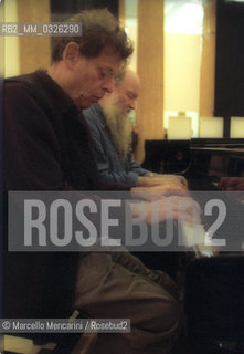 Rome, Palazzo delle Esposizioni, November 1999. Composers Philip Glass and Terry Riley during the rehearsal of the concert Four pianos / Roma, Palazzo delle Esposizioni, novembre 1999. I compositori Philip Glass durante le prove del concerto Quattro pianoforti - ©Marcello Mencarini/Rosebud2