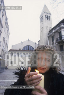 Venice 1997. Actor Aldo Reggiani iin his costume as protagonist of Casanova by A.Schnitzler, directed by Alberto Casari, in front of the St. Samuel Church / Venezia 1997. Lattore Aldo Reggiani posa con il suo costume di scena come protagonista di Casanova da A.Schnitzler, diretto da Alberto Casari, davanti alla chiesa di San Samuele - ©Marcello Mencarini/Rosebud2