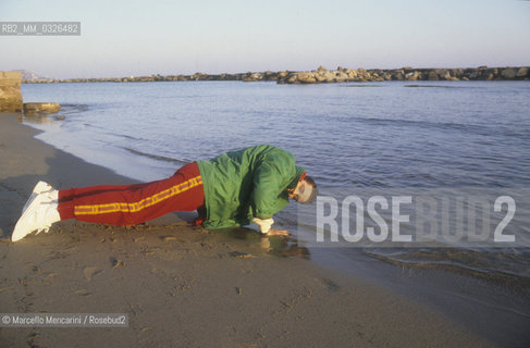 Sanremo Music Festival 1986. Italian pop singer Eros Ramazzotti, winner of the Festival with the song Adesso tu, training at the beach / Festival di Sanremo 1986. Eros Ramazzotti, vincitore con la canzone Adesso tu, si allena in spiaggia - ©Marcello Mencarini/Rosebud2