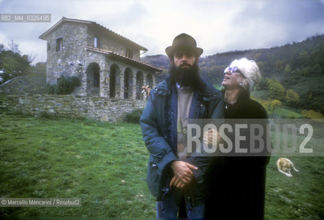 Franca Rame and her son Jacopo Fo at Alcatraz Community (near Perugia) founded by him, 1992 / Franca Rame con suo figlio Jacopo Fo nella comunità di Alcatraz (vicino a Perugia) da lui fondata, 1992 - ©Marcello Mencarini/Rosebud2