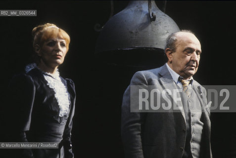 Rome, 1981. Actors Salvo Randone and his wife Neda Naldi (also known as Talia Volpiana) in Pensaci Giacomino! written by Luigi Pirandello / Roma, 1981. Gli attori Salvo Randone e sua moglie Neda Naldi (detta anche Talia Volpiana) in Pensaci Giacomino! di Luigi Pirandello - ©Marcello Mencarini/Rosebud2