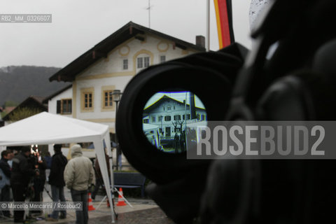 Marktl am Inn (D), birth house of JOSEPH RATZINGER (Pope Benedict XVI). 20 April 2005 / Marktl am Inn (D), casa natale di JOSEPH RATZINGER (Papa Benedetto XVI). 20 aprile 2005 - ©Marcello Mencarini/Rosebud2