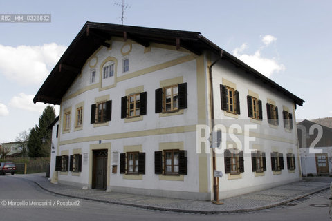 Marktl am Inn (D), birth house of JOSEPH RATZINGER (Pope Benedict XVI). 20 April 2005 / Marktl am Inn (D), casa natale di JOSEPH RATZINGER (Papa Benedetto XVI). 20 aprile 2005 - ©Marcello Mencarini/Rosebud2