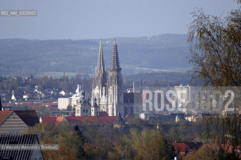 Regensburg (D), the city where GEORG RATZINGER (Pope Benedict XVI) lives. 21  April 2005 / Regensburg (D), la città dove vive GEORG RATZINGER, fratello di JOSEPH RATZINGER (Papa Benedetto XVI). 21 aprile 2005 - ©Marcello Mencarini/Rosebud2