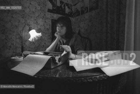 Rome, 1979. Italian writer Lidia Ravera in her house / Roma, 1979. La scrittrice Lidia Ravera nella sua casa - ©Marcello Mencarini/Rosebud2