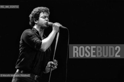 Milan, Arena Civica, 1980. Rock guitarist, singer and songwriter Lou Reed in concert / Milano, Arena Civica, 1980. Il chitarrista e cantautore Lou Reed in concerto - ©Marcello Mencarini/Rosebud2