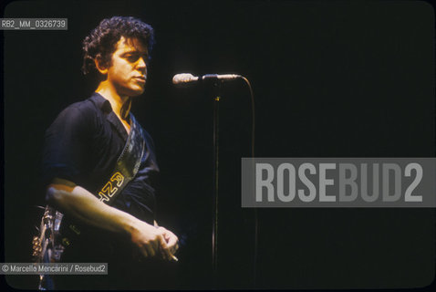 Milan, Arena Civica, 1980. Rock guitarist, singer and songwriter Lou Reed in concert / Milano, Arena Civica, 1980. Il chitarrista e cantautore Lou Reed in concerto - ©Marcello Mencarini/Rosebud2