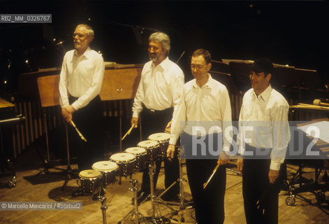 Mestre (Venice), Toniolo Theater, 1998. American composer Steve Reich and The Musicians greeting the audience after performing  Different Trains / Mestre (Venezia), Teatro Toniolo, 1998. Il compositore Steve Reich e i Musicians ringraziano il pubblico dopo aver eseguito Different Trains - ©Marcello Mencarini/Rosebud2