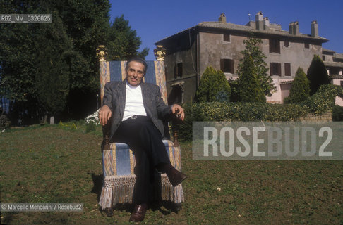 Rignano Flaminio (Rome), 1990. Italian conductor Nicola Rescigno in the garden of his house / Rignano Flaminio (Roma), 1990.Il direttore dorchestra Nicola Rescigno nel giardino della sua casa - ©Marcello Mencarini/Rosebud2