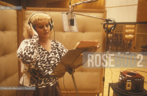 Rome, 1985. Italian soprano Katia Ricciarelli in a recording studio,  / Roma, 1985. Il soprano Katia Ricciarelli in uno studio di registrazione - ©Marcello Mencarini/Rosebud2