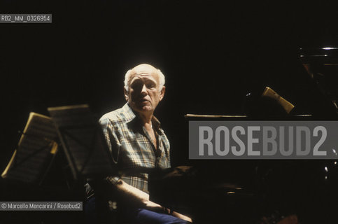 Russian pianist Sviatoslav Richter during a rehearsal (1983) / Il pianista Sviatoslav Richter durante una prova (1983) - ©Marcello Mencarini/Rosebud2