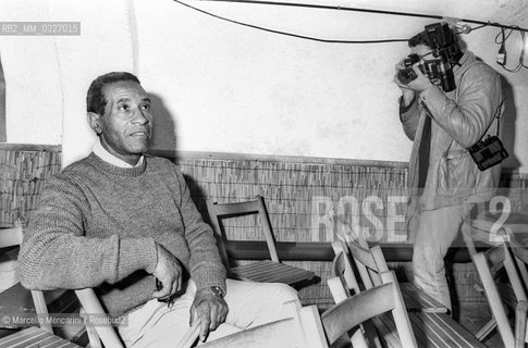 Rome, 1981. American jazz percussionist, drummer, and composer Max Roach posing for the photographers / Roma, 1981. Il percussionista jazz Max Roach mentre posa per i fotografi - ©Marcello Mencarini/Rosebud2