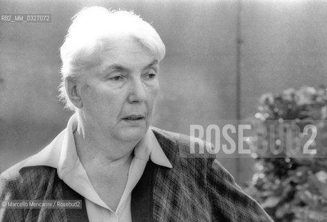 Milan, 1980. Italian writer Lalla Romano in her home / Milano, 1980. La scrittrice Lalla Romano nella sua casa - ©Marcello Mencarini/Rosebud2