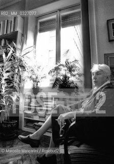 Milan, 1980. Italian writer Lalla Romano in her home / Milano, 1980. La scrittrice Lalla Romano nella sua casa - ©Marcello Mencarini/Rosebud2