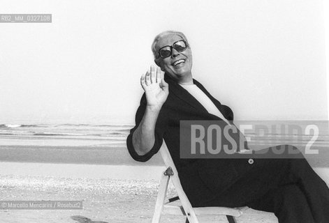 Venice Lido, Venice Film Festival, about 1985.  Italian film critic and director of the Festival, Gian Luigi Rondi / Lido di Venezia, Mostra del Cinema di Venezia, 1985 circa. Il critico cinematografico e direttore della Mostra Gian Luigi Rondi - ©Marcello Mencarini/Rosebud2