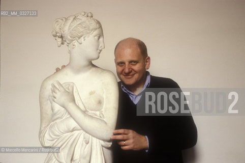 Rome, 1999. Italian journalist and TV writer Fabrizio Rondolino in his house / Roma, 1999. Fabrizio Rondolino, giornalista e autore televisivo, nella sua casa - ©Marcello Mencarini/Rosebud2