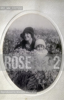 Journalist Rossana Rossanda as a baby with her mother, 1926 / La giornalista Rossana Rossanda da bambina con la madre, 1926 - Reproduced by Marcello Mencarini
/Rosebud2