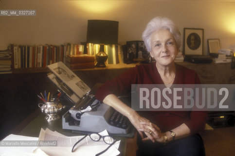 Rome, 1987. Italian journalist Rossana Rossanda in her house / Roma, 1987. La giornalista Rossana Rossanda nella sua casa - ©Marcello Mencarini/Rosebud2