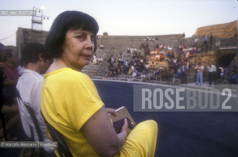 Ancient Ostia (Rome), 1994. Poetess Amelia Rosselli at Festival of the Poets / Ostia Antica (Roma), 1994. La poetessa Amelia Rosselli al Festival dei Poeti - ©Marcello Mencarini/Rosebud2