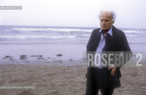 Venice Lido, Venice Film Festival, about 1985. Documentary filmmaker Frédéric Rossif / Lido di Venezia, Mostra del Cinema di Venezia, 1985 circa, Il documentarista Frederic Rossif - ©Marcello Mencarini/Rosebud2