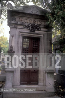 First tomb of composer Gioacchino Rossini at Père Lachaise Cemetery in Paris / Parigi, cimitero Père Lachaise, prima tomba del compositore Gioacchino Rossini - ©Marcello Mencarini/Rosebud2