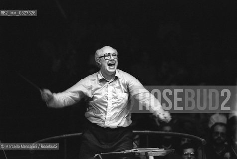 Russian conductor and cellist Mstislav Rostropovich conducting (about 1980) / Il violoncellista e direttore dorchestra Mstislav Rostropovich mentre dirige (1980 circa) - ©Marcello Mencarini/Rosebud2