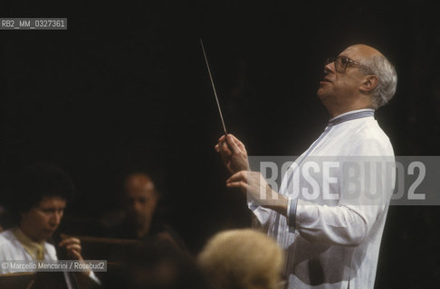 Venice, La Fenice Theater,1984.  Russian conductor and cellist Mstislav Rostropovich while conducting / Venezia, Teatro La Fenice, 1984. Il violoncellista e direttore dorchestra Mstislav Rostropovich mentre dirige - ©Marcello Mencarini/Rosebud2