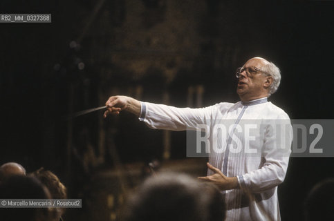 Venice, La Fenice Theater,1984.  Russian conductor and cellist Mstislav Rostropovich while conducting / Venezia, Teatro La Fenice, 1984. Il violoncellista e direttore dorchestra Mstislav Rostropovich mentre dirige - ©Marcello Mencarini/Rosebud2