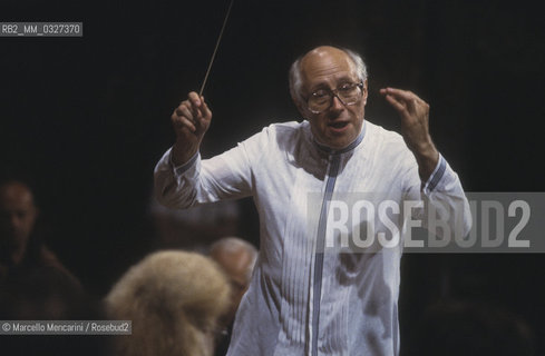 Venice, La Fenice Theater,1984.  Russian conductor and cellist Mstislav Rostropovich while conducting / Venezia, Teatro La Fenice, 1984. Il violoncellista e direttore dorchestra Mstislav Rostropovich mentre dirige - ©Marcello Mencarini/Rosebud2