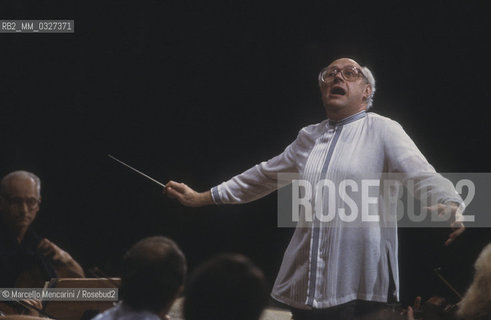 Venice, La Fenice Theater,1984.  Russian conductor and cellist Mstislav Rostropovich while conducting / Venezia, Teatro La Fenice, 1984. Il violoncellista e direttore dorchestra Mstislav Rostropovich mentre dirige - ©Marcello Mencarini/Rosebud2