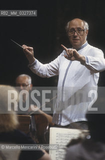 Venice, La Fenice Theater,1984.  Russian conductor and cellist Mstislav Rostropovich while conducting / Venezia, Teatro La Fenice, 1984. Il violoncellista e direttore dorchestra Mstislav Rostropovich mentre dirige - ©Marcello Mencarini/Rosebud2