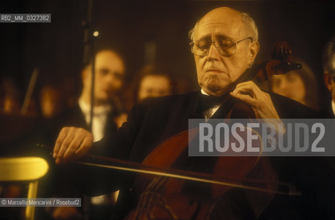 Rome, 1999. Cellist and conductor Mstislav Rostropovich performing / Roma, 1999. Il violoncellista e direttore dorchestra Mstislav Rostropovich in concerto - ©Marcello Mencarini/Rosebud2