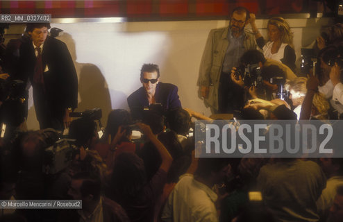 Venice Lido, Venice Film Festival 1989. American actor Mickey Rourke during a press conference / Lido di venezia, Mostra del Cinema di Venezia 1989. Lattore Mickey Rourke durante una conferenza stampa - ©Marcello Mencarini/Rosebud2