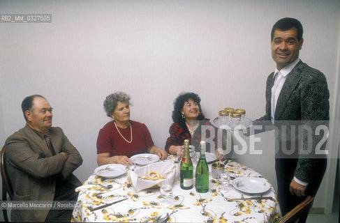 Italian actor Roberto Russoniello, his father Leonardo, his mother Angela and his sister Maria Giuseppina, 1990 / Lattore Roberto Russoniello, suo padre Leonardo, sua madre Angela e sua sorella Maria Giuseppina, 1990 - ©Marcello Mencarini/Rosebud2