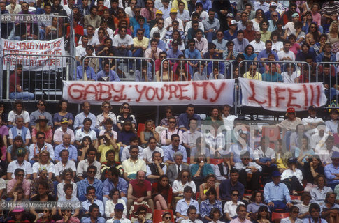 Rome, 1987. Fans banners of argentine tennis-player Gabriela Sabatini  / Roma, 1987.  Striscioni di alcuni fan della tennista argentina Gabriela Sabatini - ©Marcello Mencarini/Rosebud2