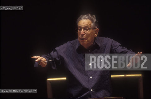 Rome, Pius XII Auditorium (concert hall of the Santa Cecilia Academy Orchestra), 1999. German conductor Kurt Sanderling performing a rehearsal / Roma, Auditorium Pio XII (sede dei concerti dellorchestra dellAccademia nazionale di Santa Cecilia), 1999. Il direttore dorchestra Kurt Sanderling durante una prova - ©Marcello Mencarini/Rosebud2