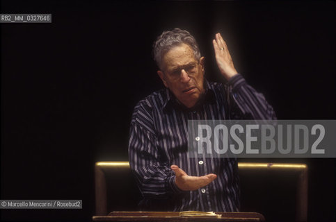 Rome, Pius XII Auditorium (concert hall of the Santa Cecilia Academy Orchestra), 1999. German conductor Kurt Sanderling performing a rehearsal / Roma, Auditorium Pio XII (sede dei concerti dellorchestra dellAccademia nazionale di Santa Cecilia), 1999. Il direttore dorchestra Kurt Sanderling durante una prova - ©Marcello Mencarini/Rosebud2