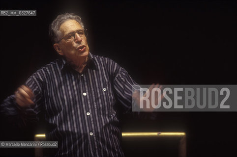 Rome, Pius XII Auditorium (concert hall of the Santa Cecilia Academy Orchestra), 1999. German conductor Kurt Sanderling performing a rehearsal / Roma, Auditorium Pio XII (sede dei concerti dellorchestra dellAccademia nazionale di Santa Cecilia), 1999. Il direttore dorchestra Kurt Sanderling durante una prova - ©Marcello Mencarini/Rosebud2